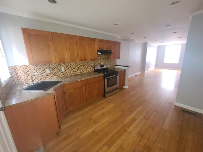 Photo - 3025 N Judson St House