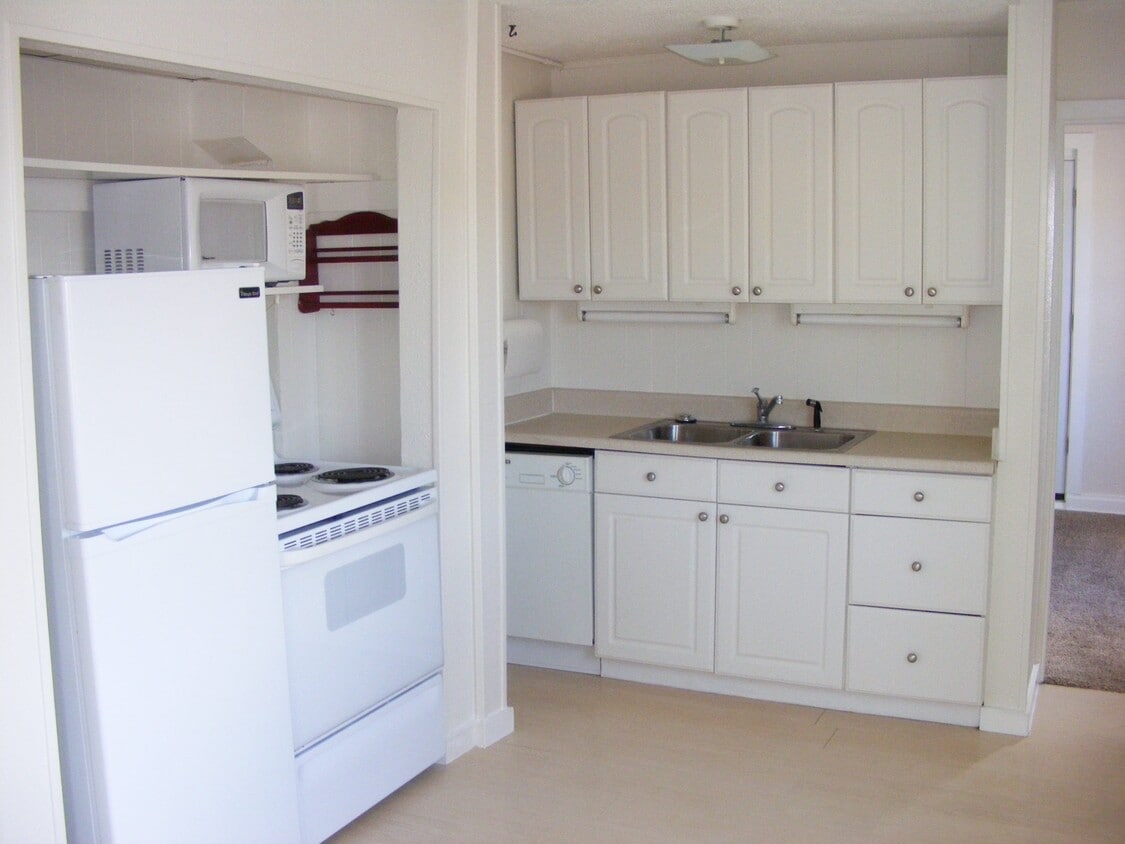 Primary Photo - 115 N Park St