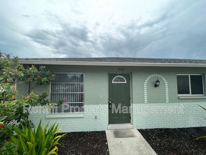Primary Photo - 1326 SE 24th Ave
