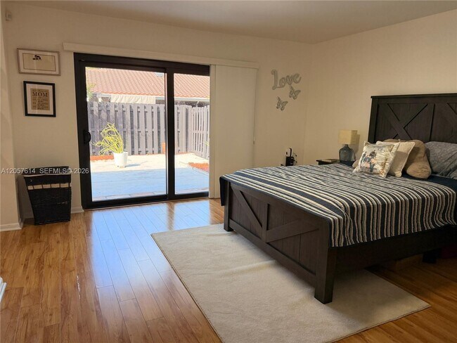 Foto del edificio - 6641 NW 174th Ter