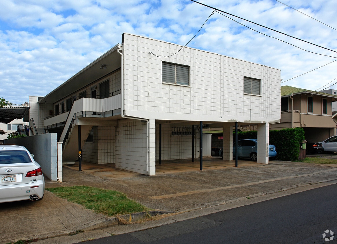 Building Photo - 830 Pumehana St