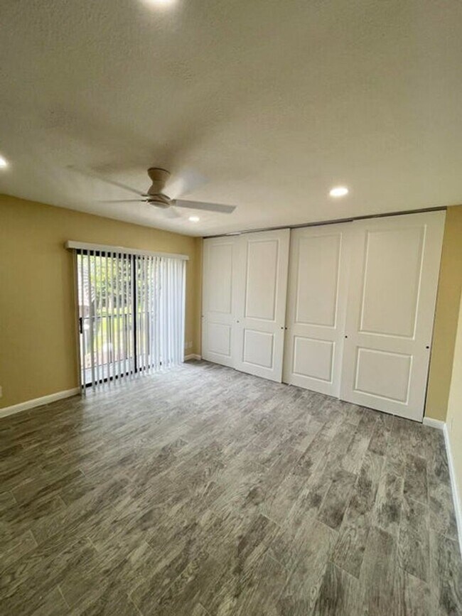 Foto del edificio - 6955 NW 18th St