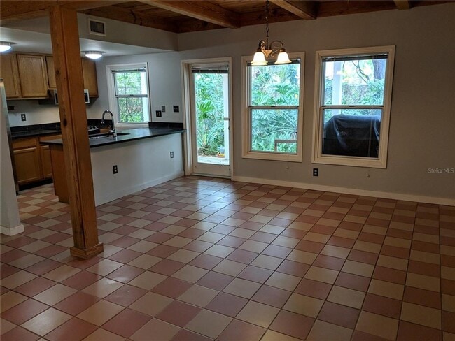 Foto del edificio - 752 N Westmoreland Dr