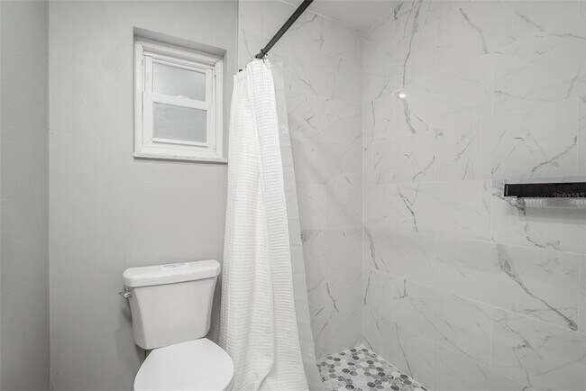 Foto del edificio - 1762 Bayshore Blvd