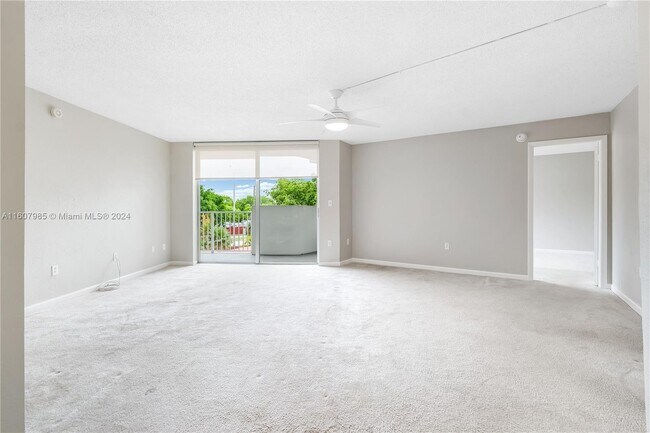 Foto del edificio - 1300 NE Miami Gardens Dr
