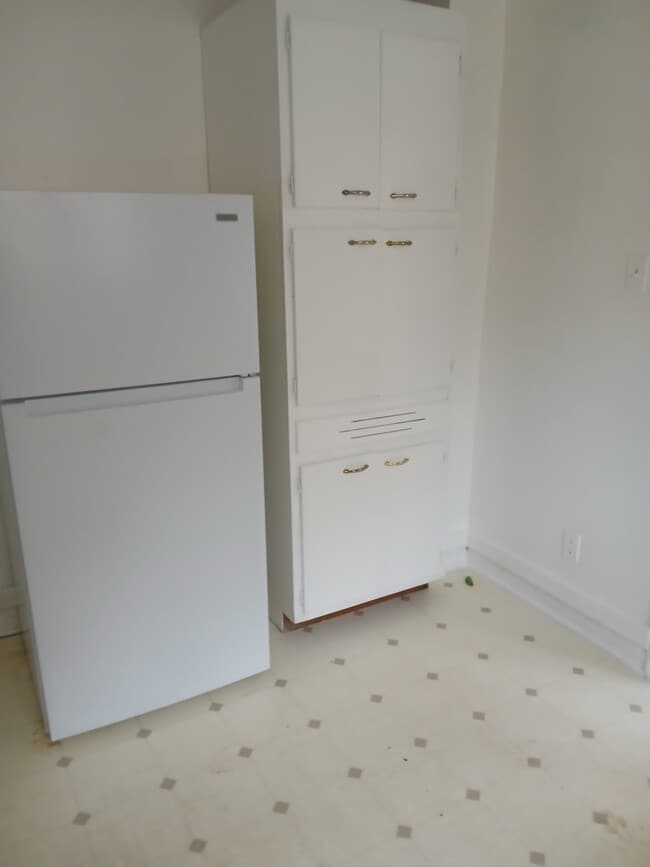 Building Photo - 2812 Overlook Dr