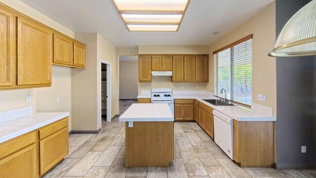 Foto del edificio - 37978 Spur Dr