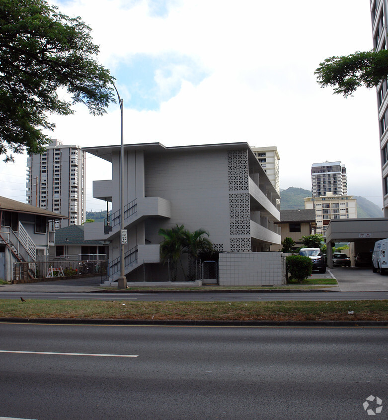 Building Photo - 2222 Kapiolani Blvd