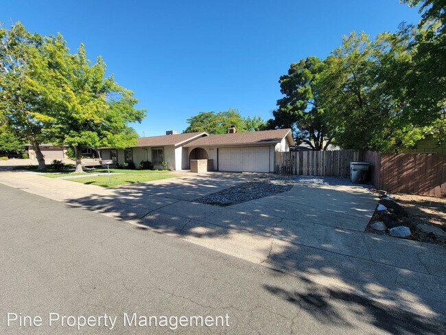 Building Photo - 3 br, 2 bath House - 2015 Quartz Way