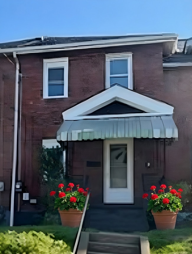 3bed/1bath Townhouse in Clairton - 3bed/1bath Townhouse in Clairton