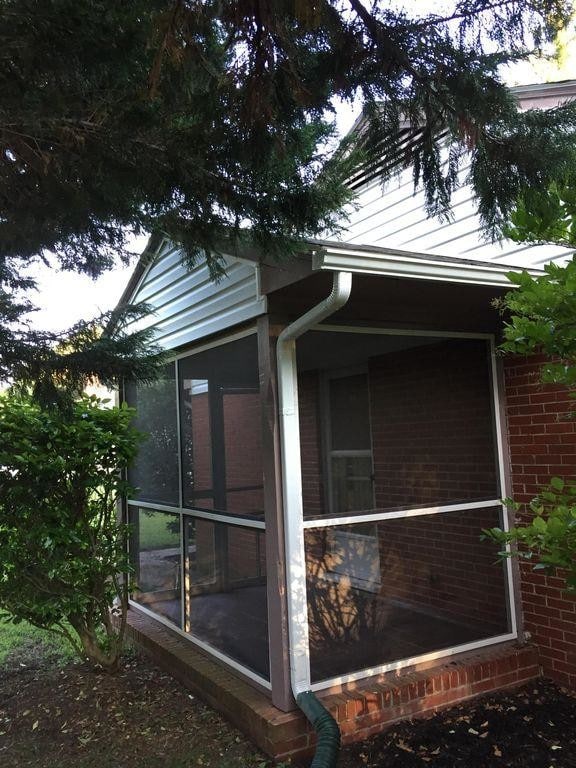 Building Photo - 1507 Riverside Dr