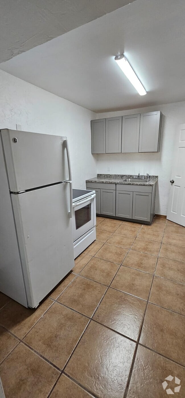 Building Photo - 5937 Taft St
