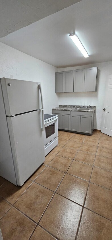 Primary Photo - 5937 Taft St
