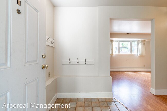 Building Photo - 2 br, 1 bath House - 117 11th Ave E Unit B