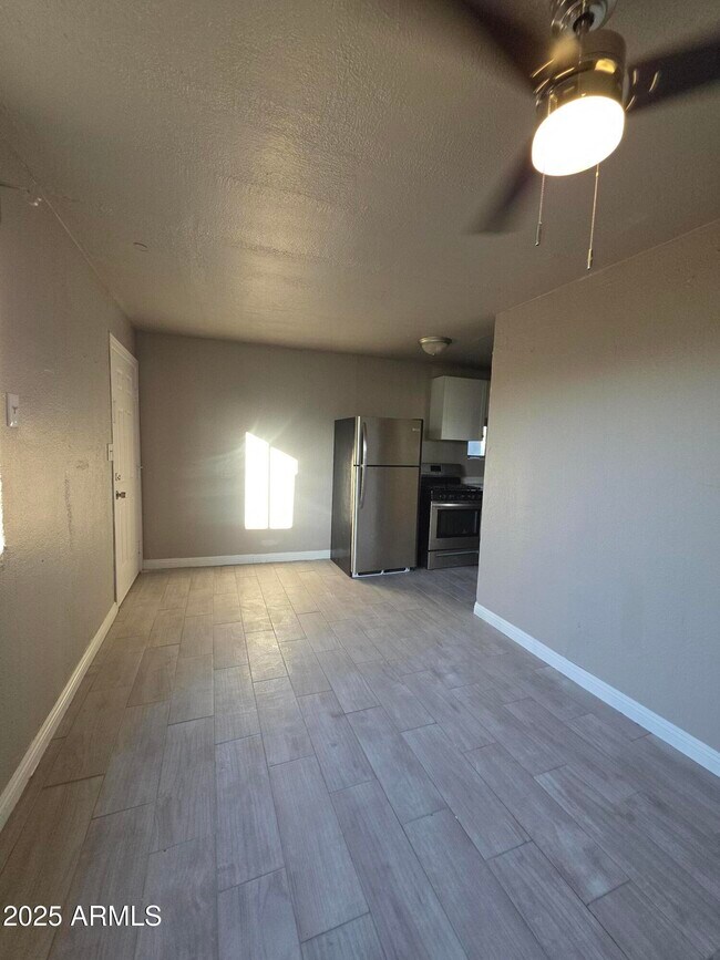 Foto del edificio - 2135 W Hadley St