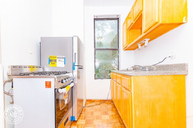 Building Photo - 77 Division Ave