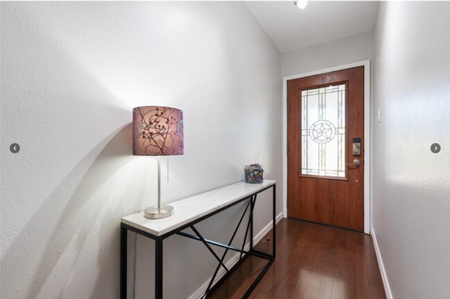 Foto del edificio - 2505 Lazy Oaks Dr