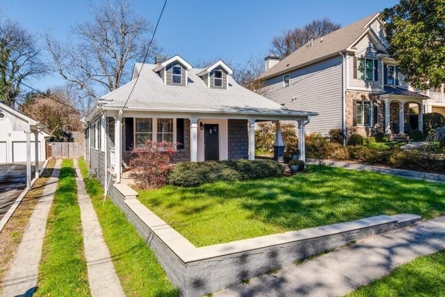 Building Photo - 1120 Standard Dr NE