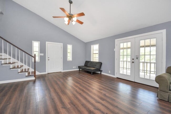 Building Photo - 20203 Live Oak