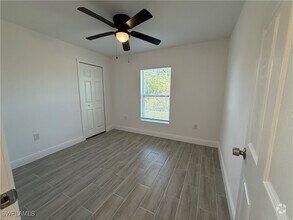 Building Photo - 917 Graystone Ave