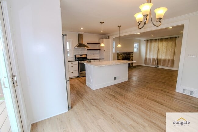 Building Photo - 6510 Kriel St