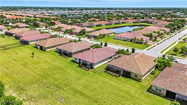 Building Photo - 1676 Alameda Dr