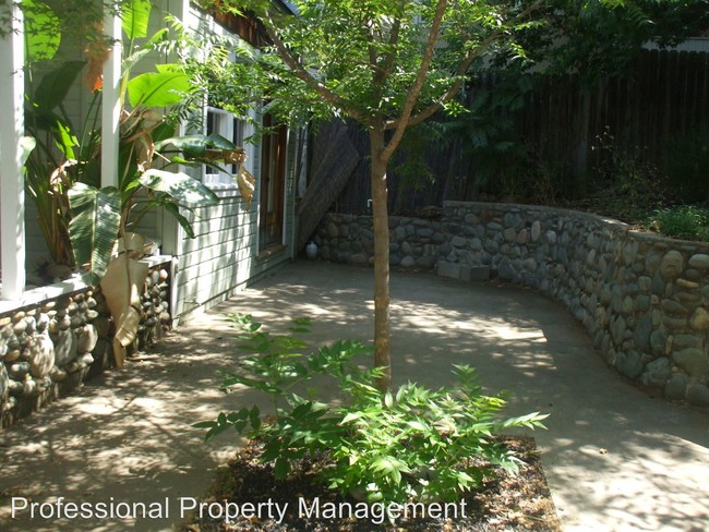 Building Photo - 504 Sutter St
