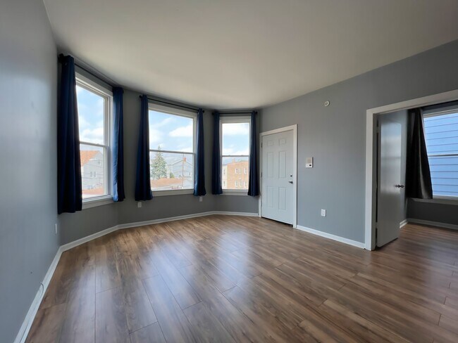 Foto del edificio - 2927 N Lawndale Ave