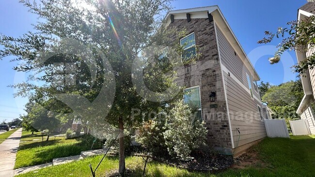 Foto del edificio - 10116 Revere Dr