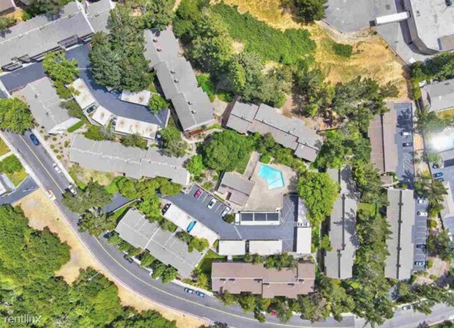 Foto del edificio - 3 br, 2 bath Condo - 2083 Ascot Drive 133