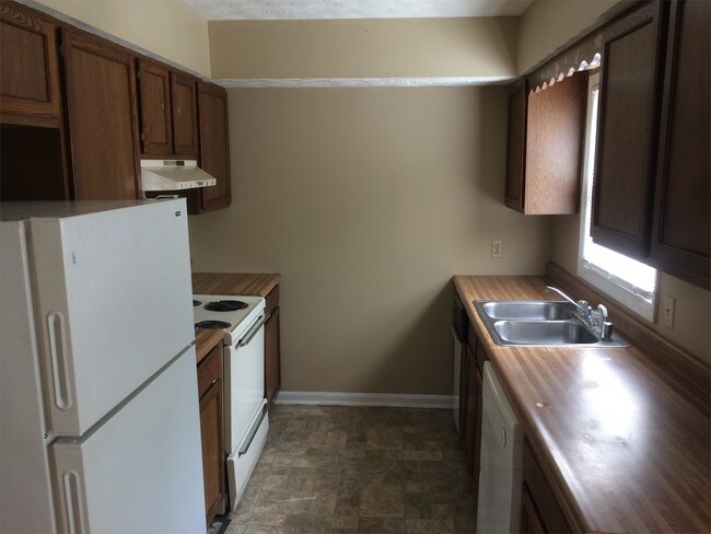 Building Photo - 1663 Foxhaven Dr