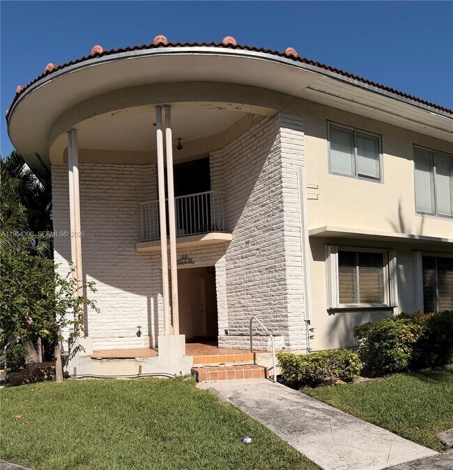 Building Photo - 50 Park Dr