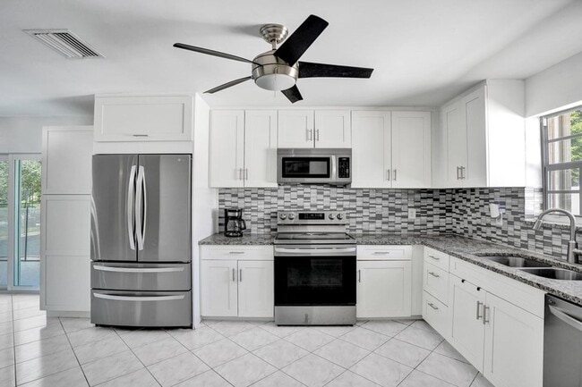 Foto del edificio - 22335 Boulder St