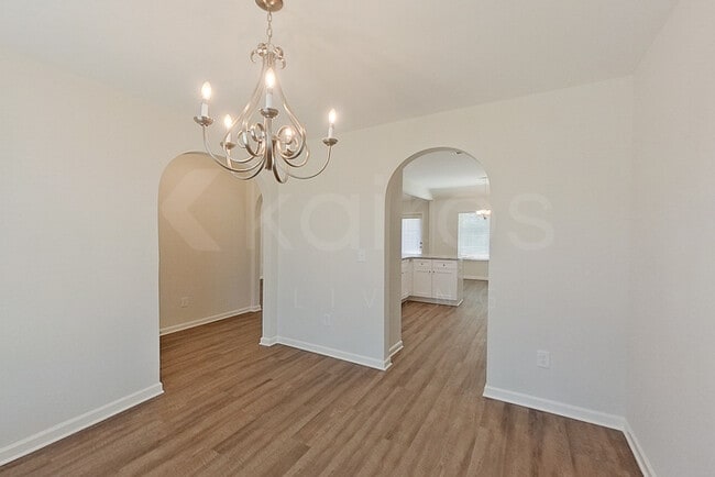 Building Photo - 1892 Landing Pl
