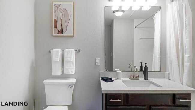 Foto del edificio - 14807 Woodland Hills Dr