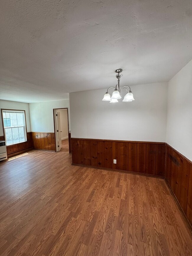 Foto del edificio - 2636 E Wall St