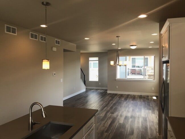 Building Photo - 6763 S Tempe Ct