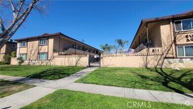 Building Photo - 811 Orchid Ct
