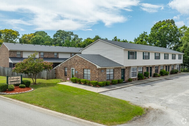 Building Photo - Oakridge Townhouses