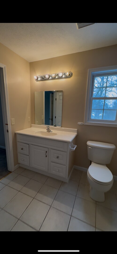 Foto del edificio - Three bedroom two bathroom home for rent