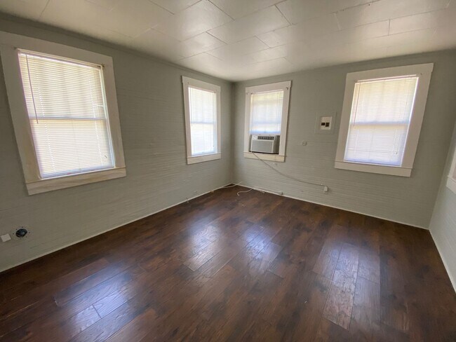 Foto del edificio - Cute studio in Riverside/Five Points! Walk...