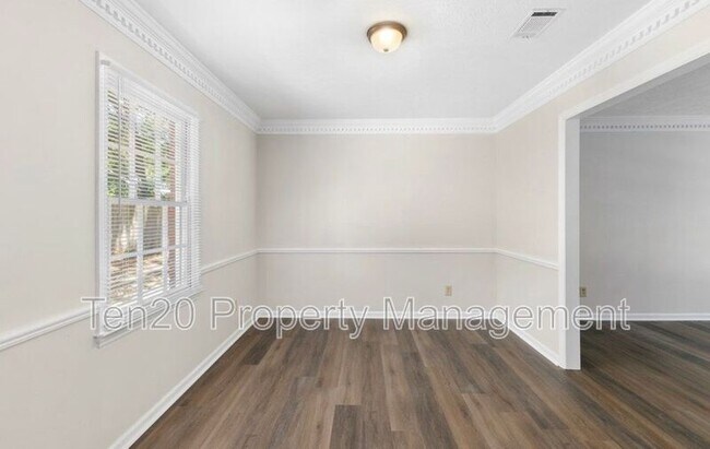 Foto del edificio - 4065 Windtree Ln