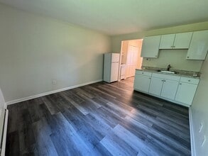 Building Photo - 10 Belchertown Rd