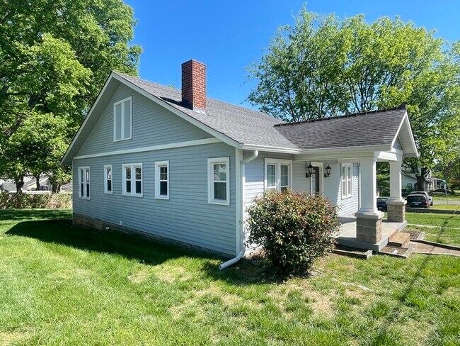 Building Photo - East Nashville/Cleveland Park cottage home...