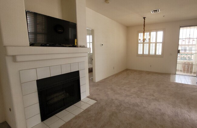 Foto del edificio - Conveniently Located In Rancho San Diego