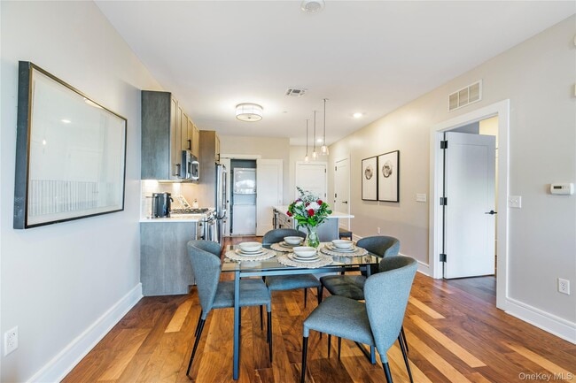 Foto del edificio - 990 Corporate Dr