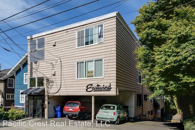 Building Photo - 423 11th Ave E