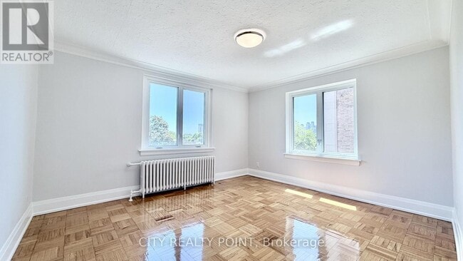 Building Photo - 398 Avenue Rd