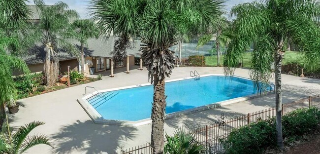 Foto del edificio - 2201 Cascades Blvd