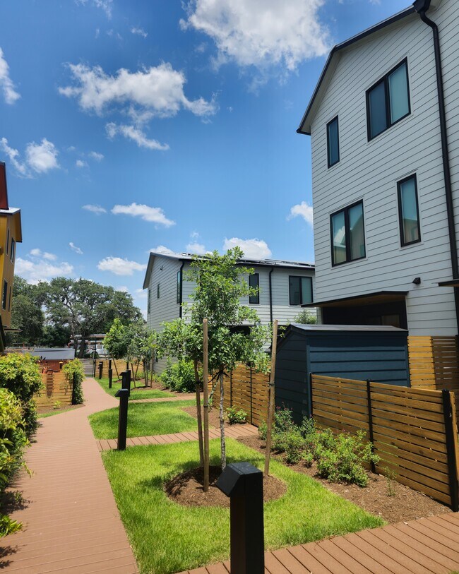 Foto del edificio - 101 Lively Ln
